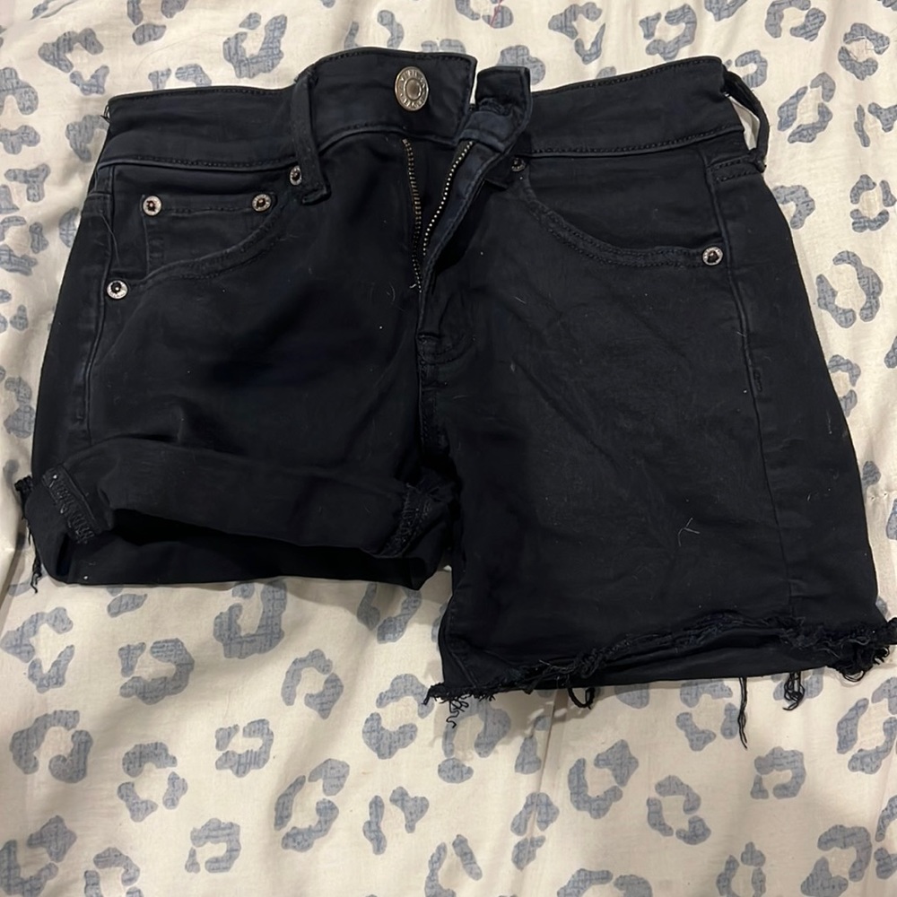 Black jean shorts (roll or unroll) size 00